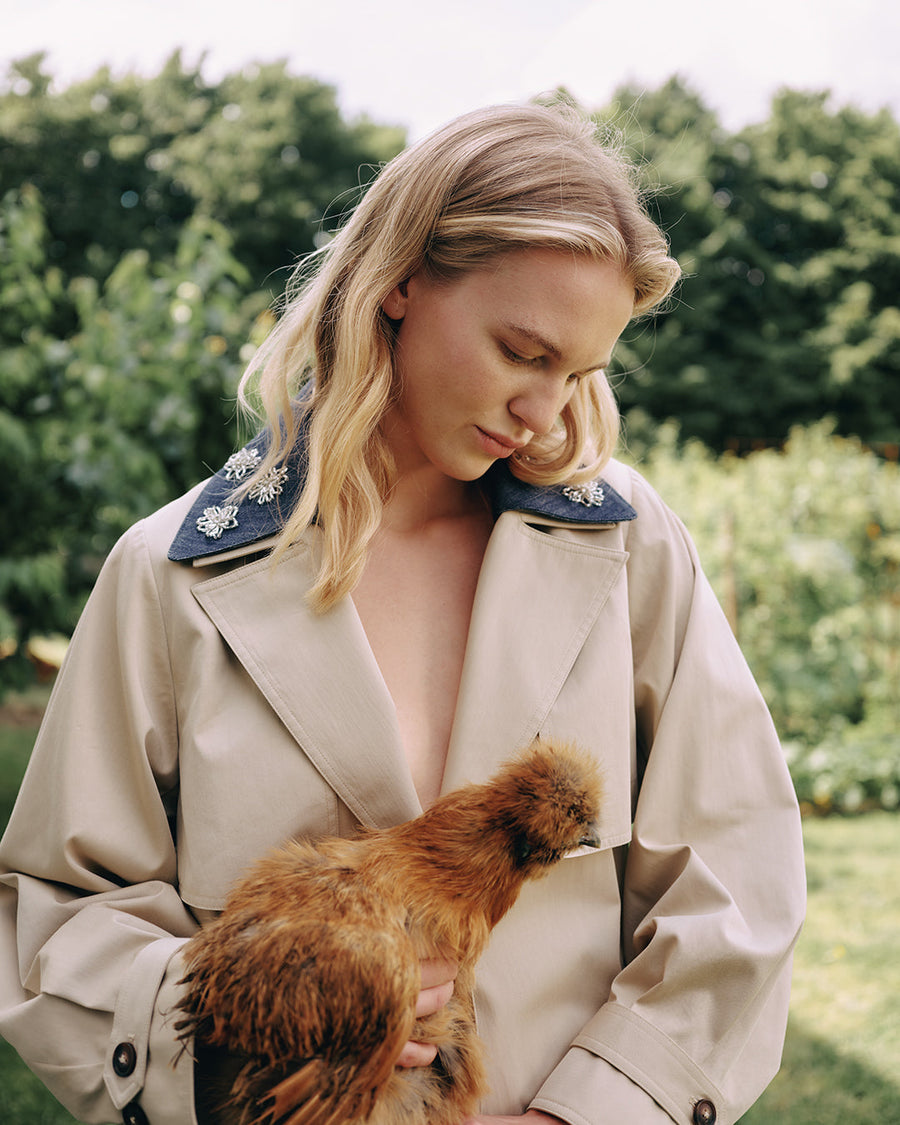 WHY THE TRENCH COAT IS THE OUTERWEAR YOU NEED RIGHT NOW