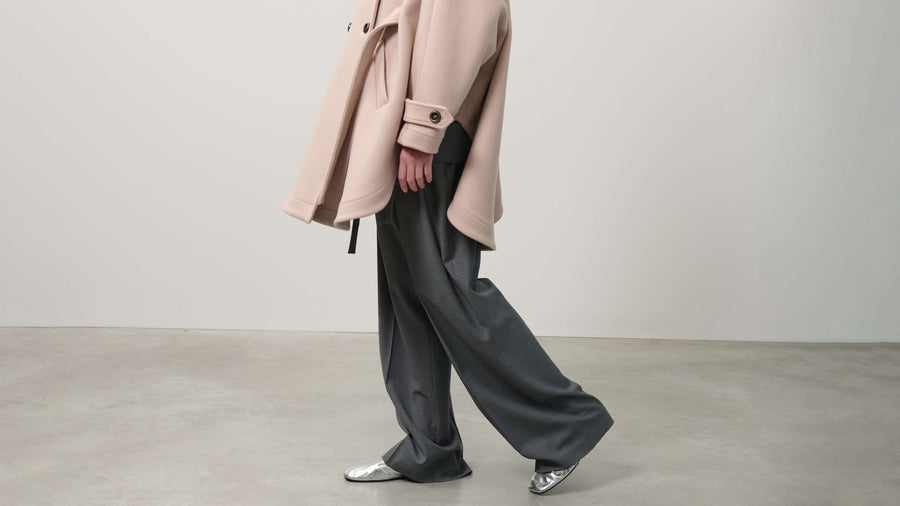 Trousers with Double Pleats: masculine elegance meets contemporary versatility