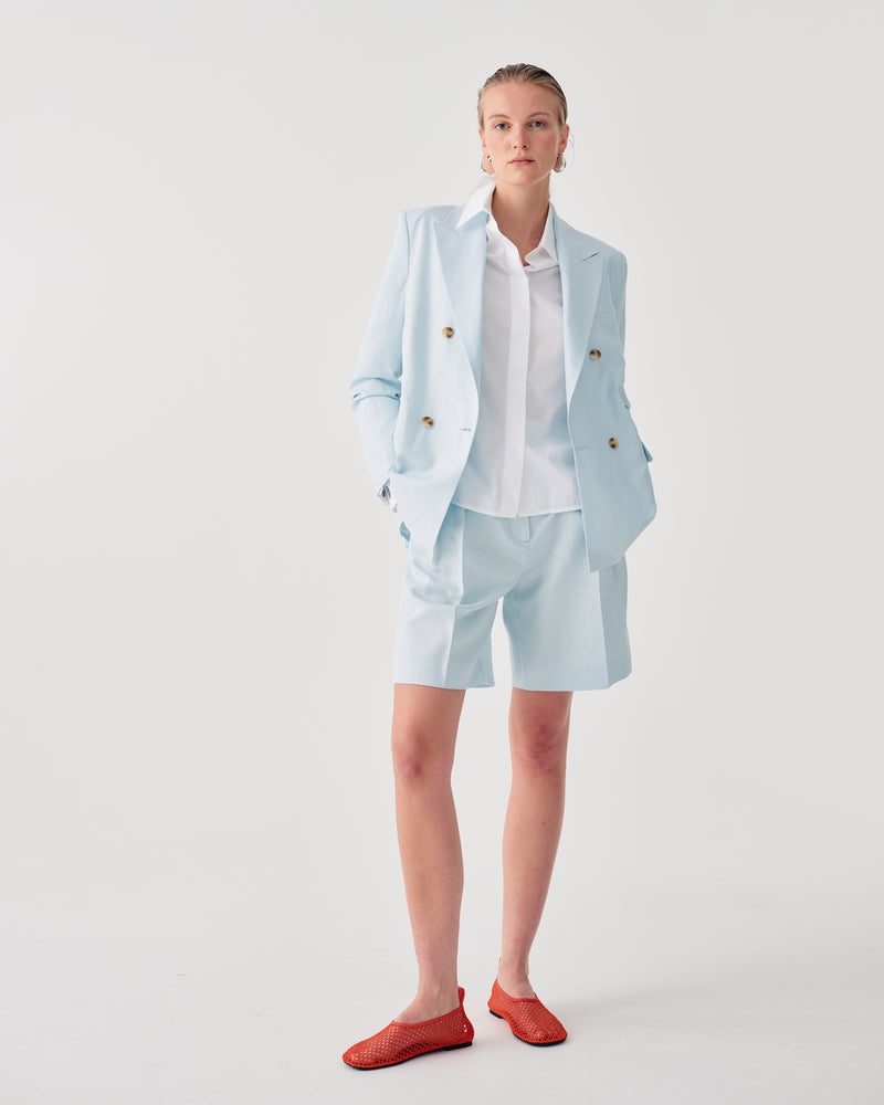 PLEATED BERMUDA SHORTS