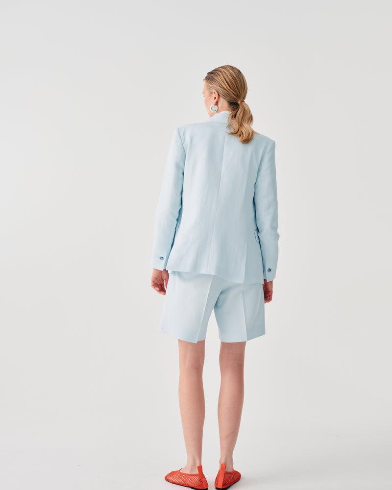 PLEATED BERMUDA SHORTS