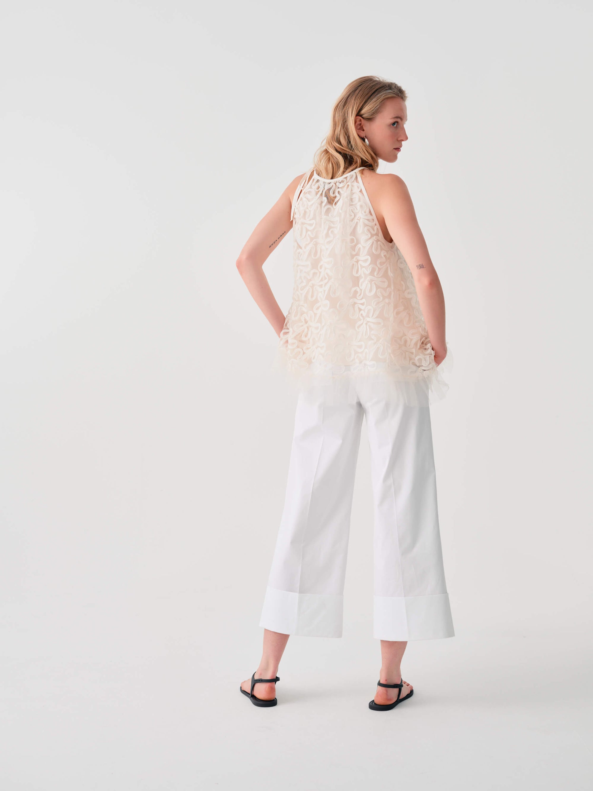 WIDE-LEG TROUSERS WITH TURN-UPS