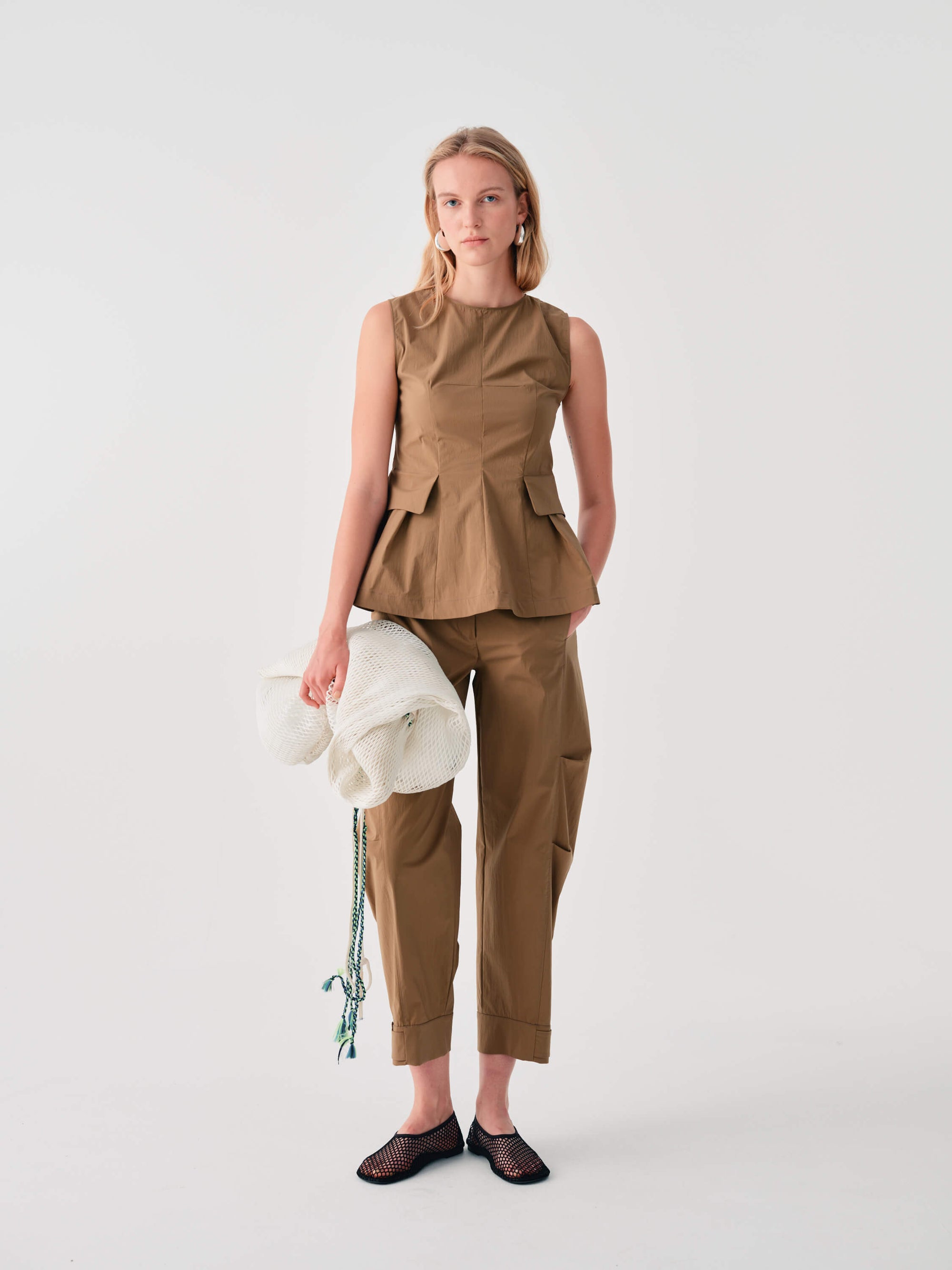 CROPPED BARREL TROUSERS