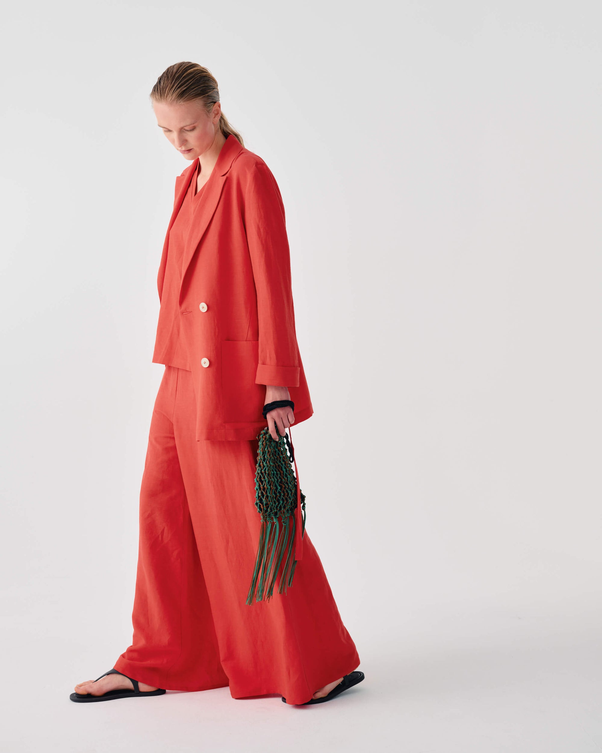 WIDE-LEG TROUSERS WITH ELASTIC WAIST AND FLUID FIT