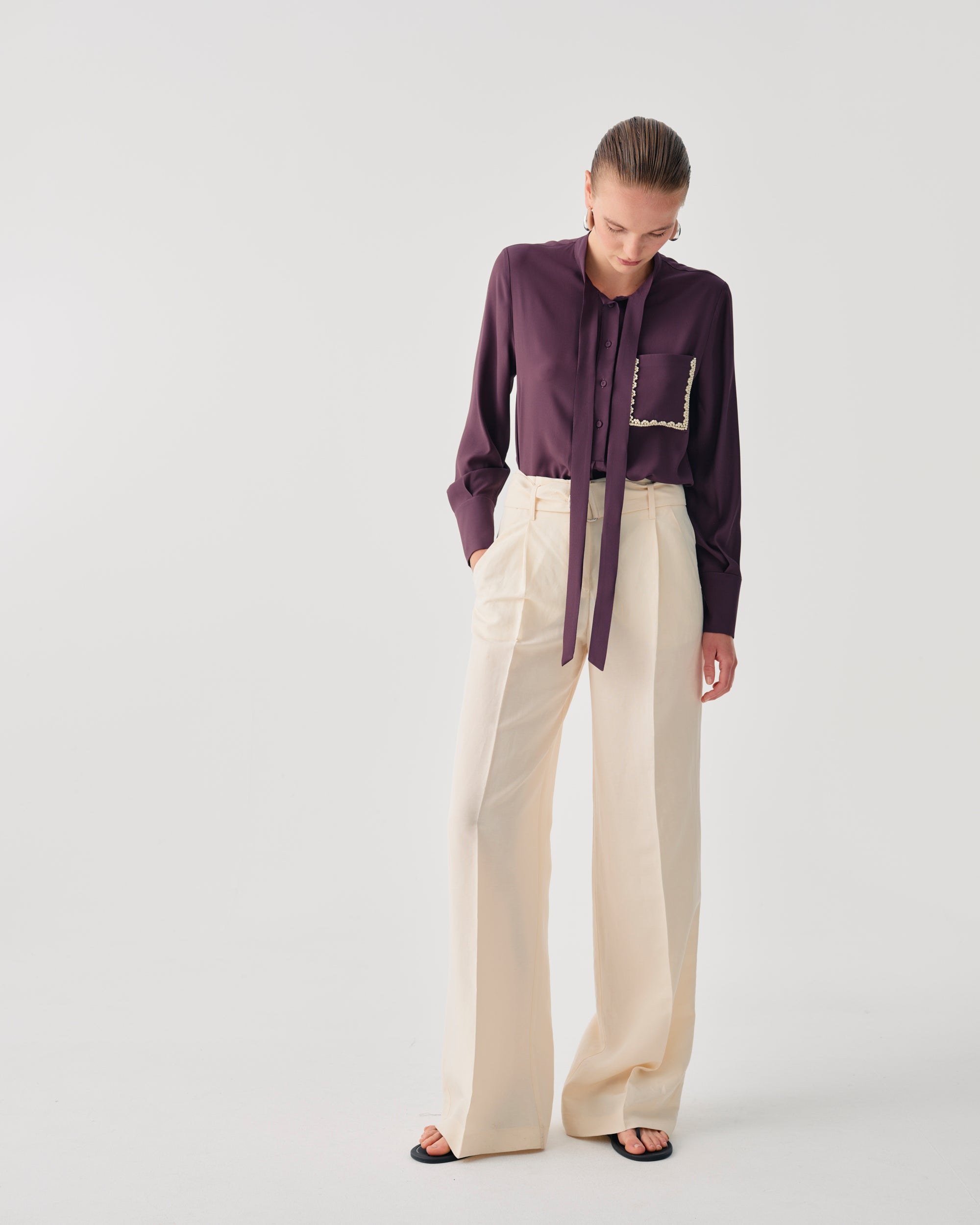 CAMICIA IN CREPE CON FIOCCO E DETTAGLIO IN PIZZO