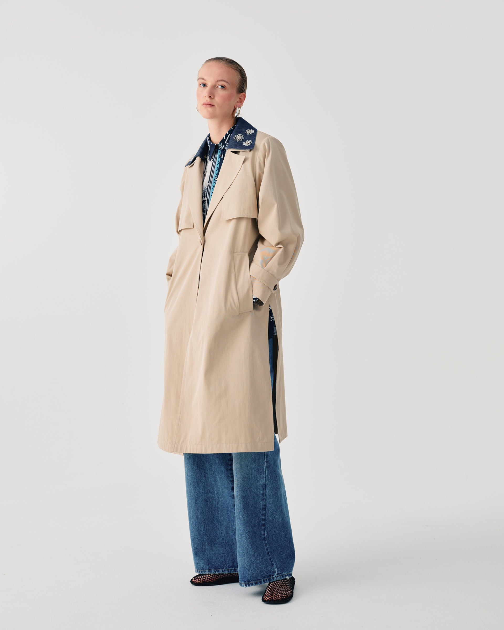 LONG TRENCH COAT WITH EMBROIDERED COLLAR