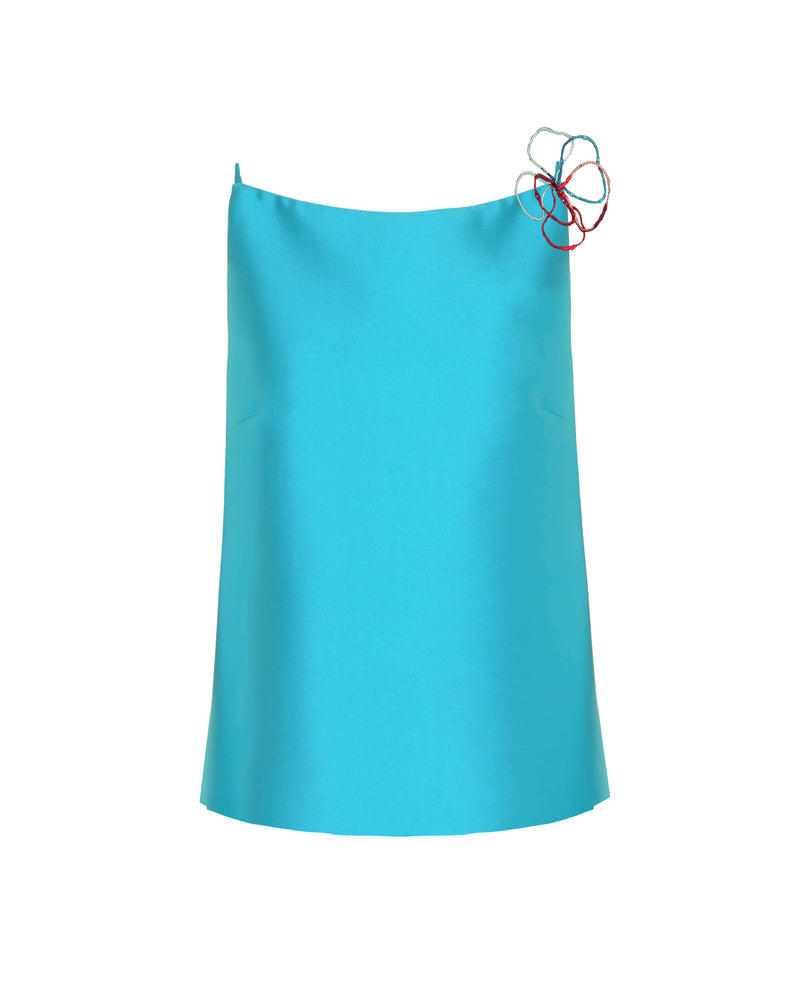 DUCHESSE TOP WITH FLOWER DETAIL