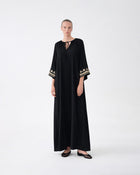 ABITO LUNGO IN CREPE CON MANICHE RICAMATE