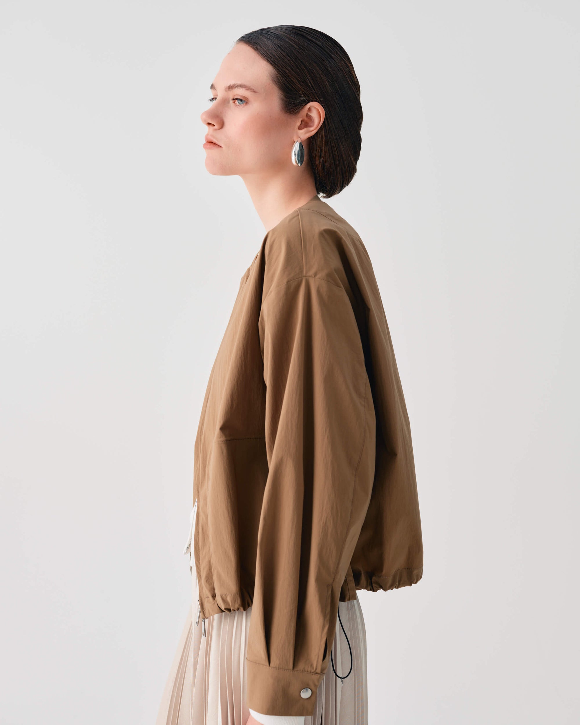 LIGHT JACKET WITH ZIP AND DRAWSTRING