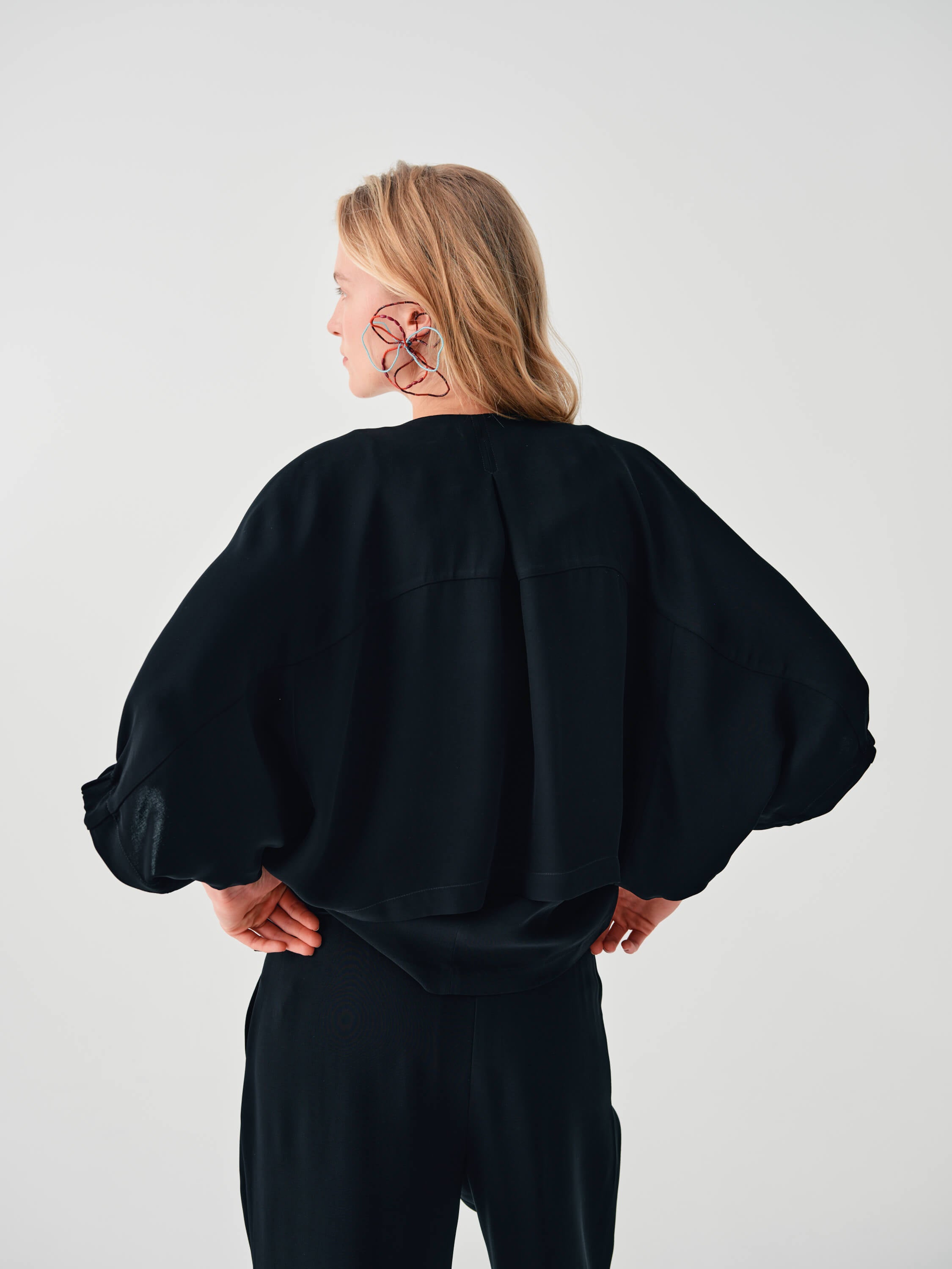 SHORT JACKET WITH WIDE SLEEVES | Beatrice .b