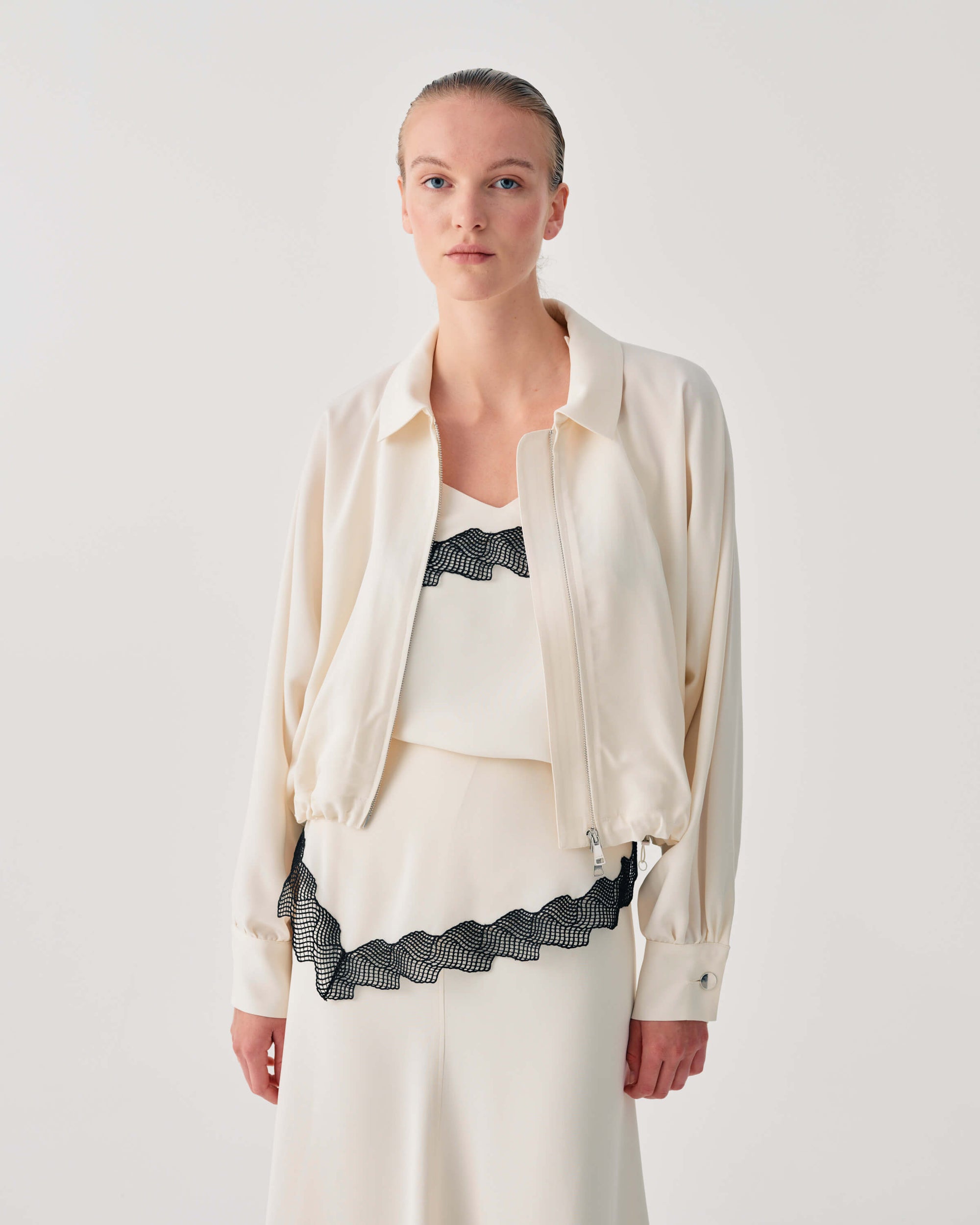 CROPPED JACKET WITH ZIP AND VOLUMINOUS SLEEVES