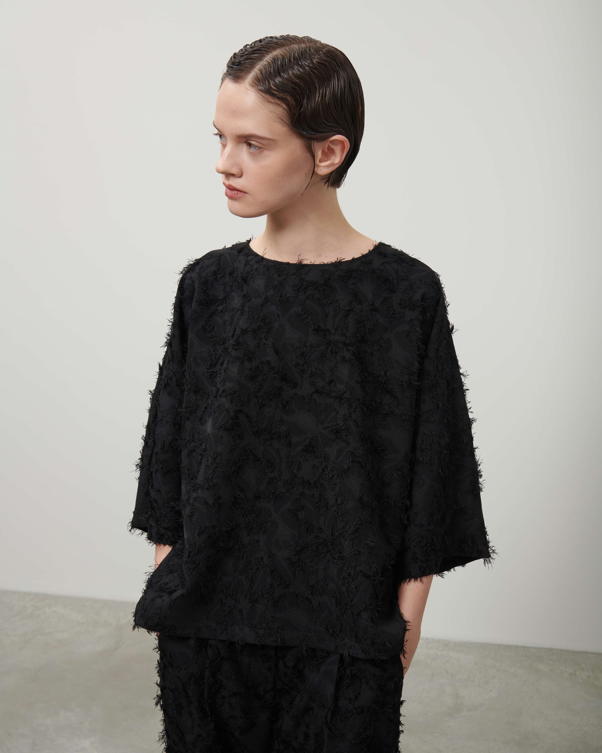 BEATRICE .B 売れ筋商品|||ビートライス Tシャツ トップス レディース Tops Black Women's versatile tops and shirts | Beatrice .b online shop