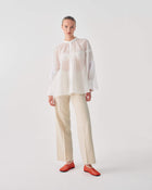 CAMICIA CON DETTAGLI RICAMATI SULLE MANICHE
