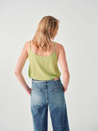 TOP CON DETTAGLI IN PIZZO RICAMATI