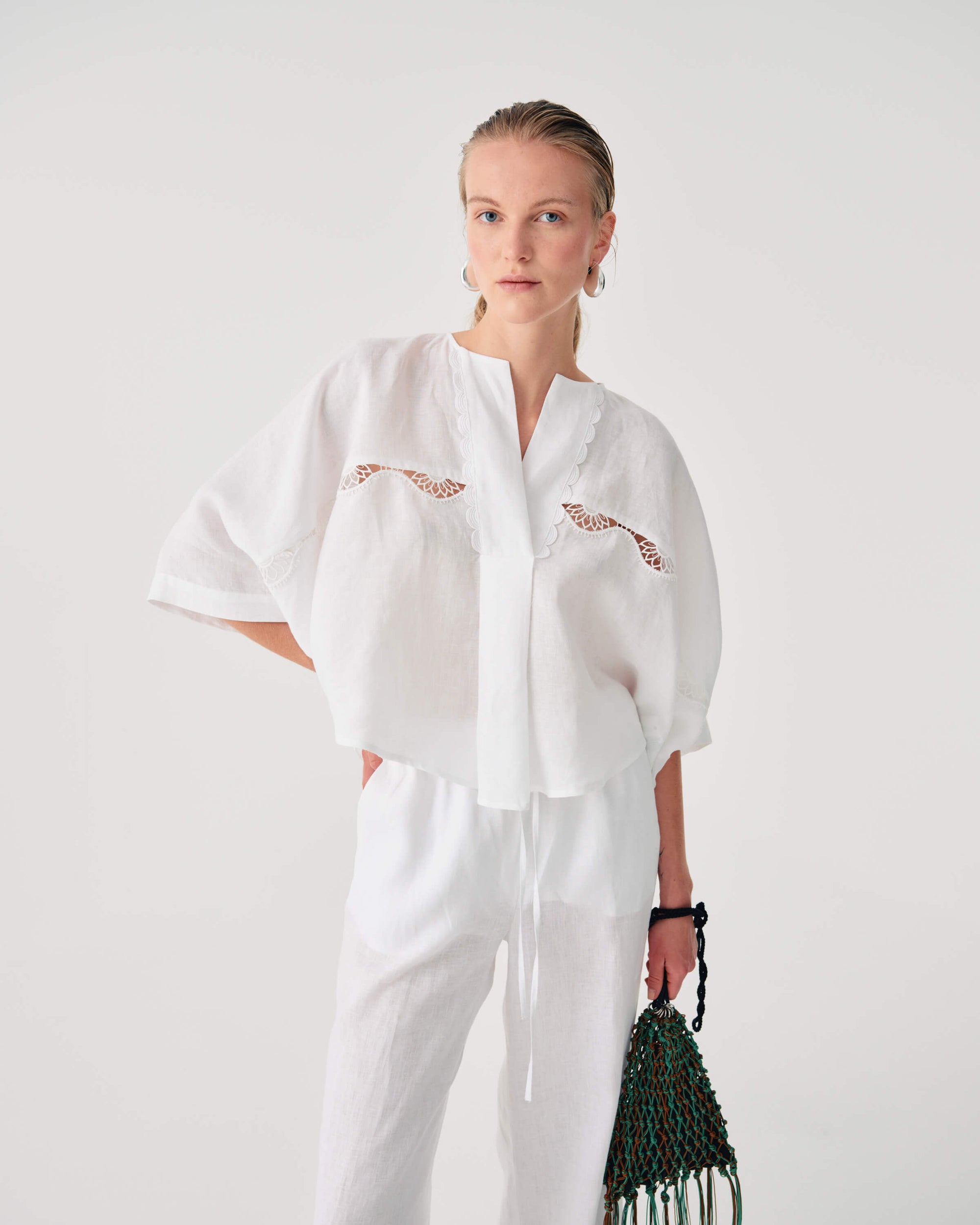 LINEN BLOUSE WITH LACE