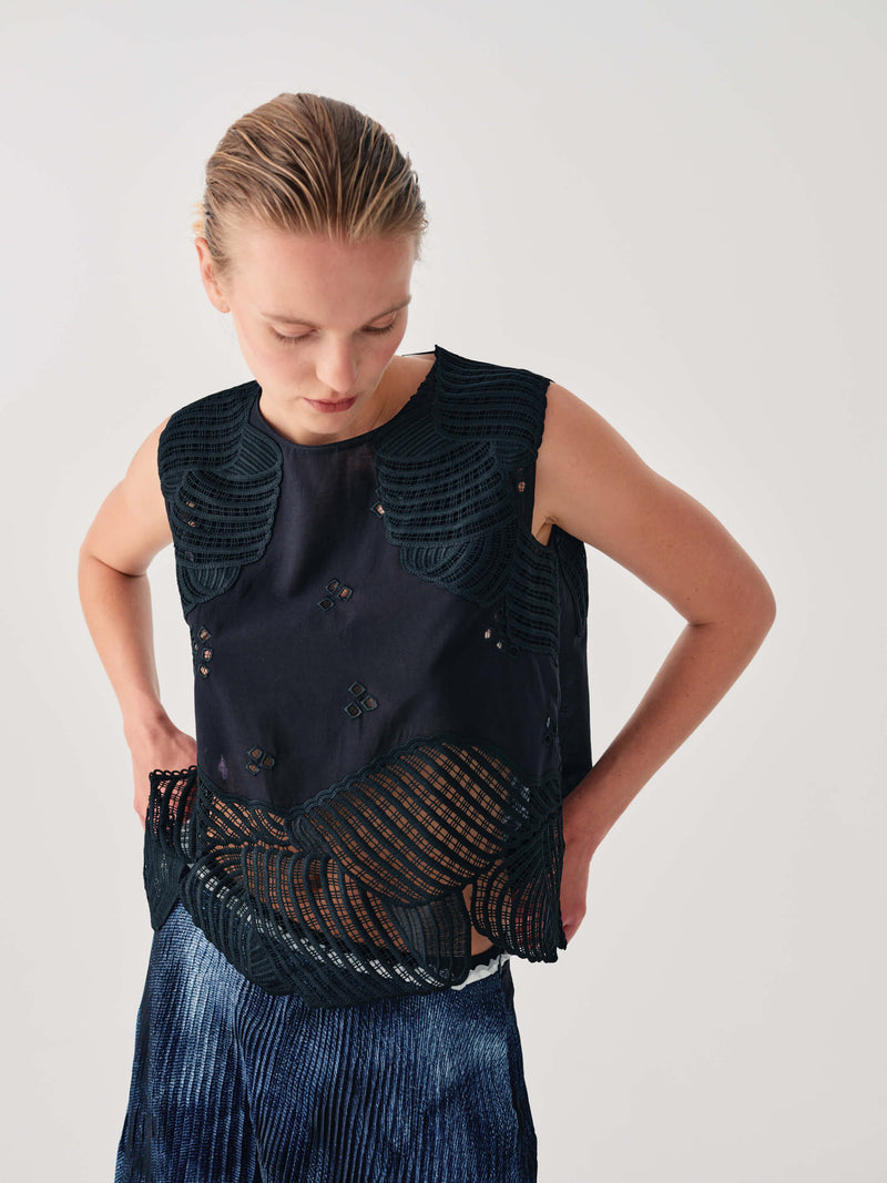 EMBROIDERED LINEN TOP