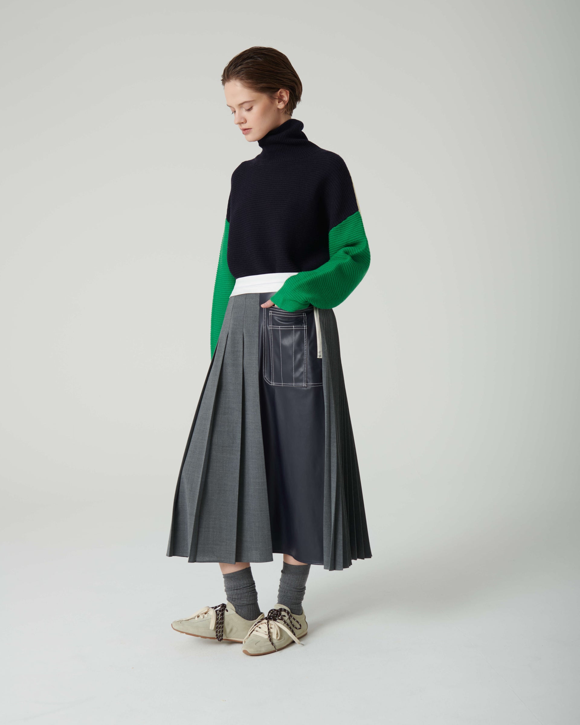 PLEATED SKIRT WITH ECO-LEATHER DETAILS | Beatrice .b