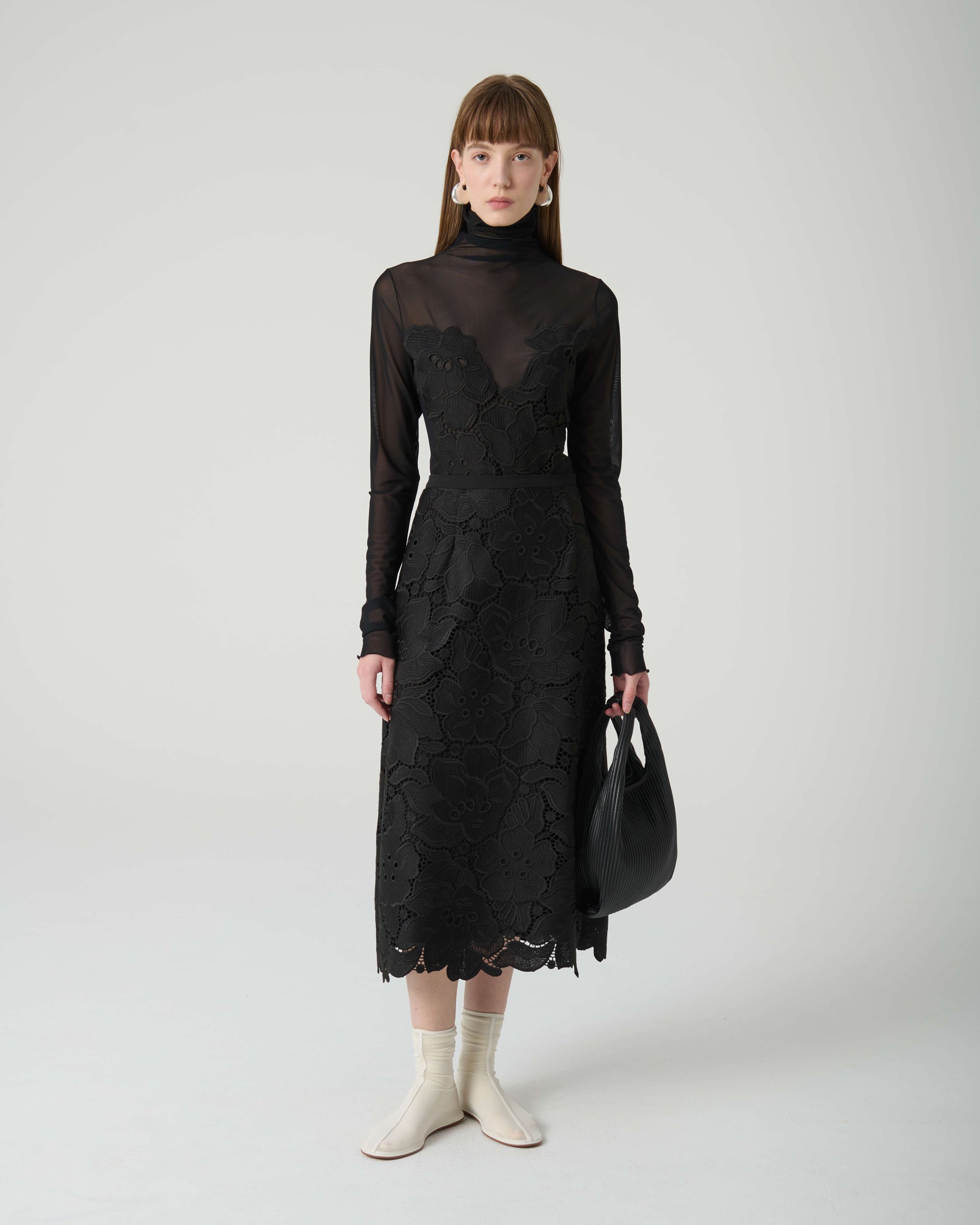 FLARED SKIRT IN MACRAME LACE