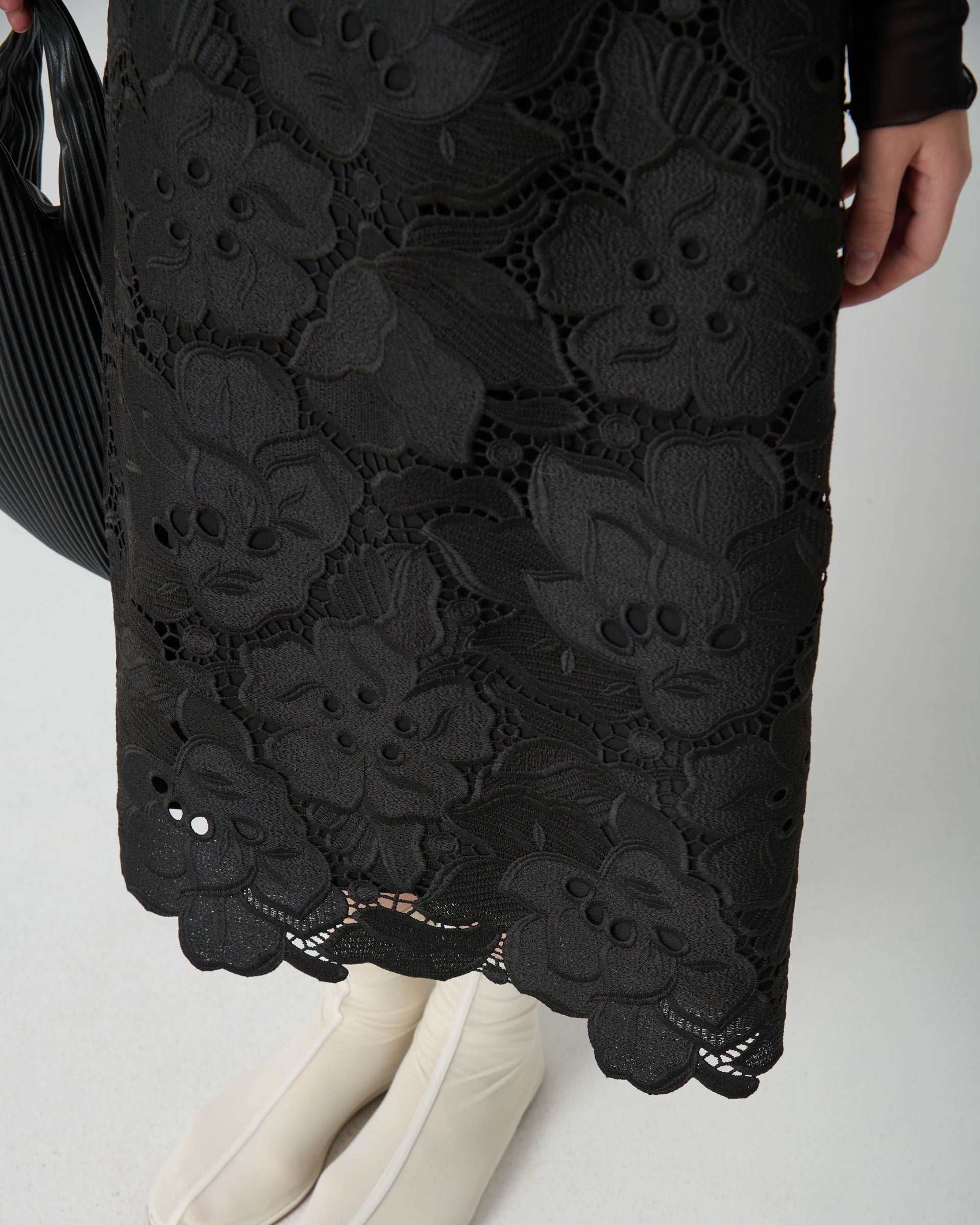 FLARED SKIRT IN MACRAME LACE