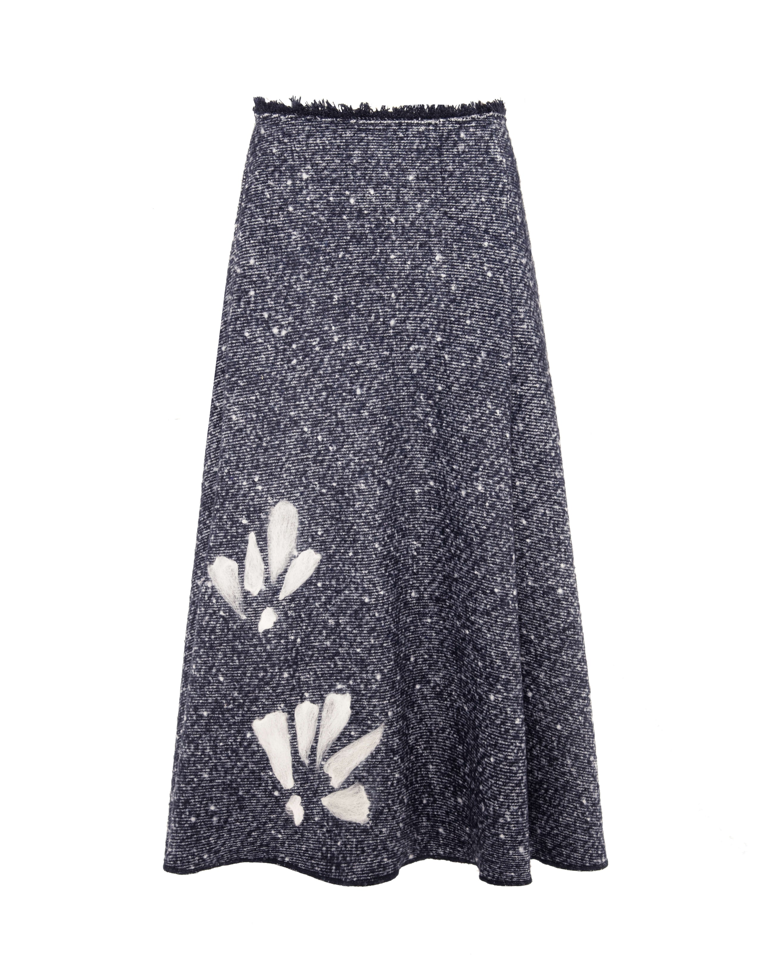 CLOTH SKIRT WITH NEEDLE FLOWER