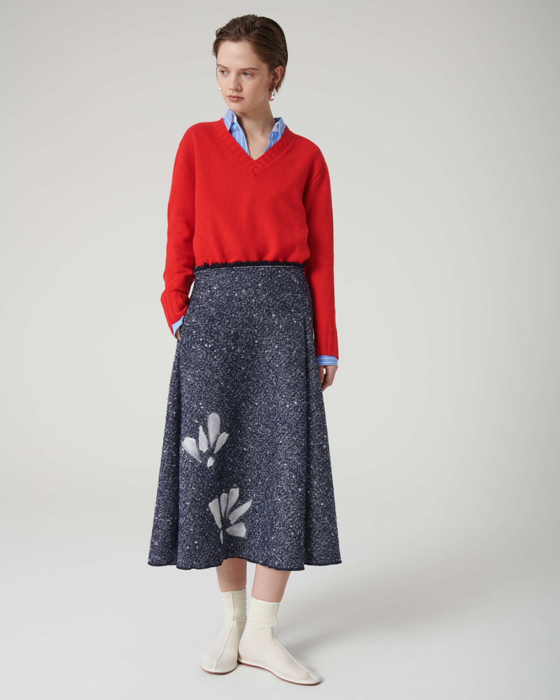 CLOTH SKIRT WITH NEEDLE FLOWER