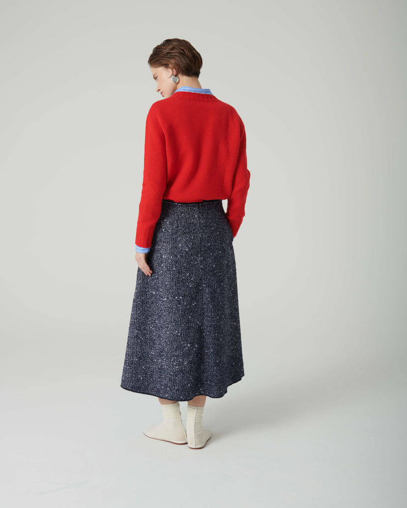 CLOTH SKIRT WITH NEEDLE FLOWER