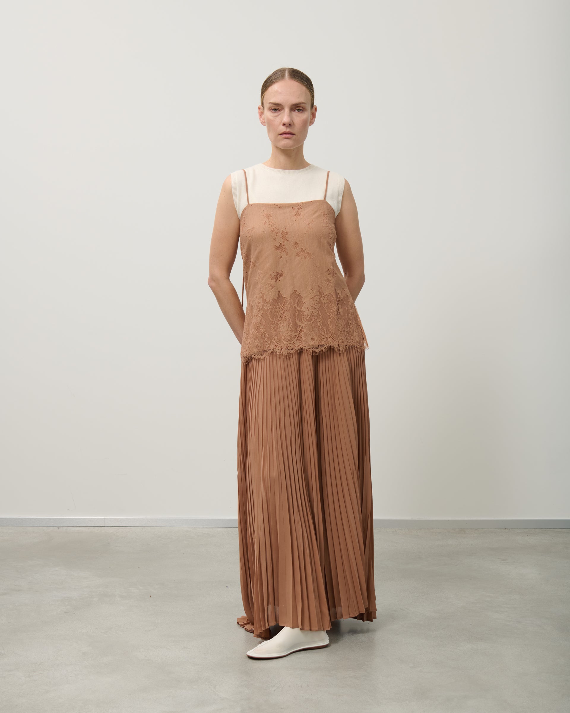 LONG PLEATED SKIRT