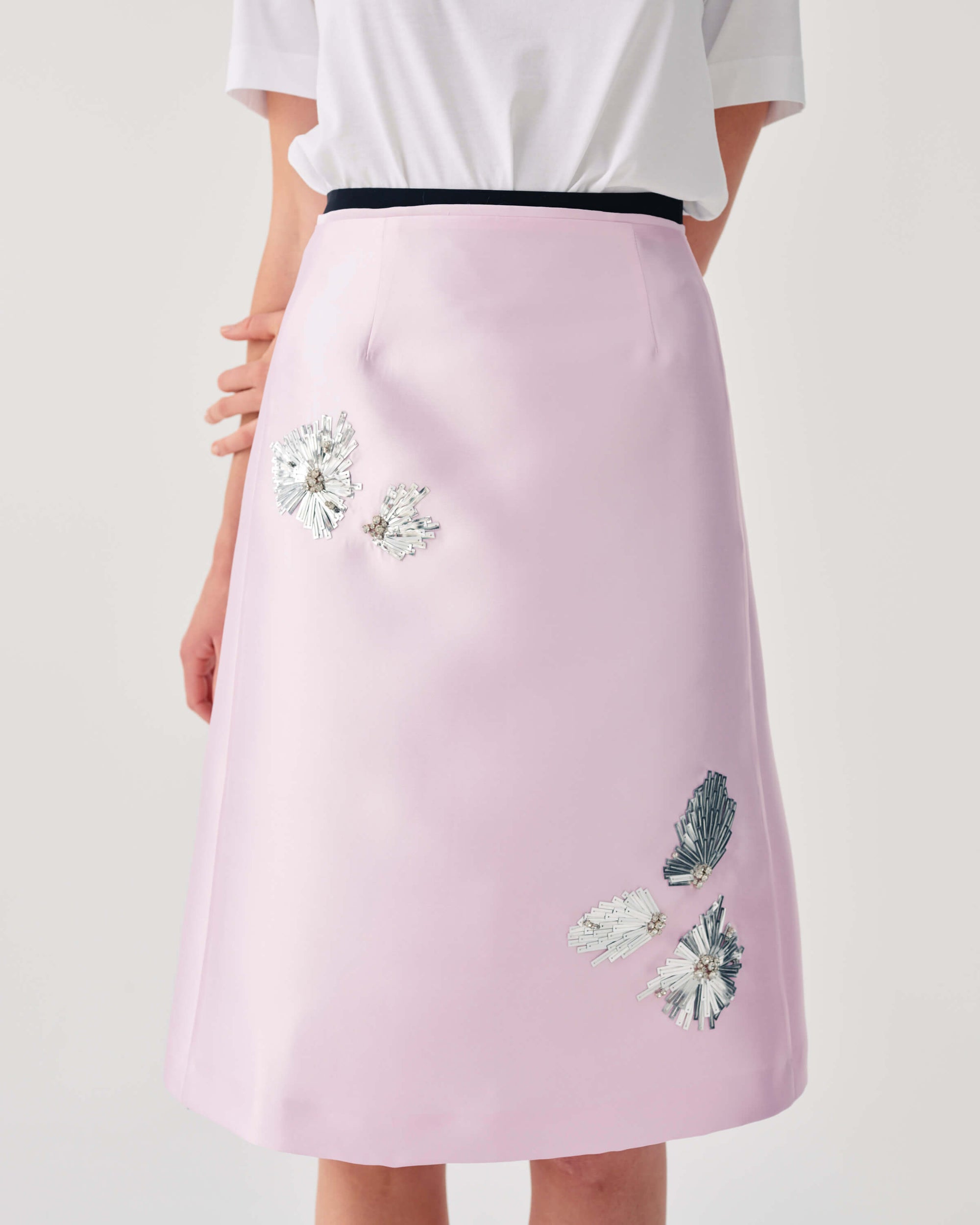 MIDI SKIRT WITH FLORAL EMBROIDERY
