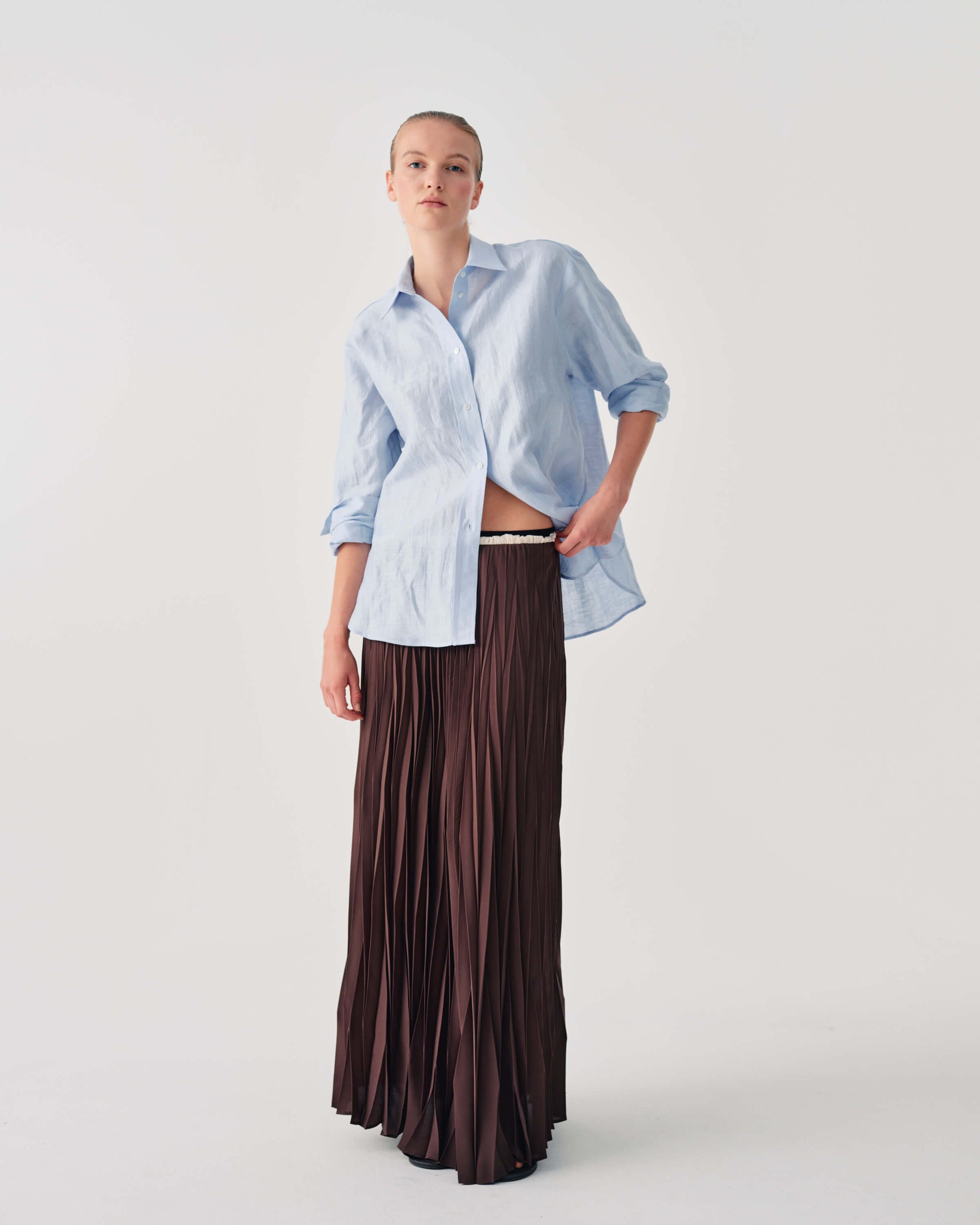 LONG PLEATED SKIRT