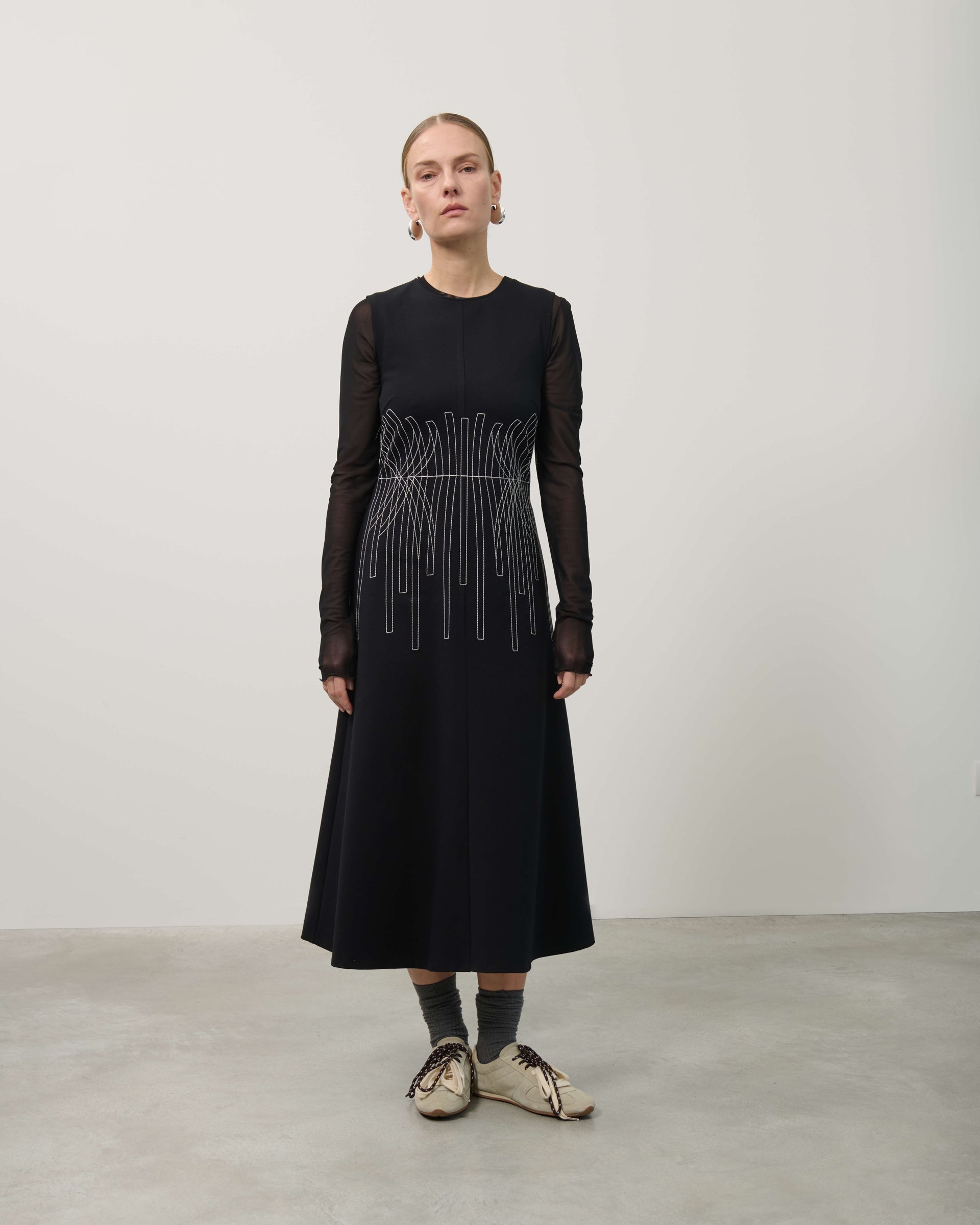 SLEEVELESS DRESS WITH EMBROIDERY