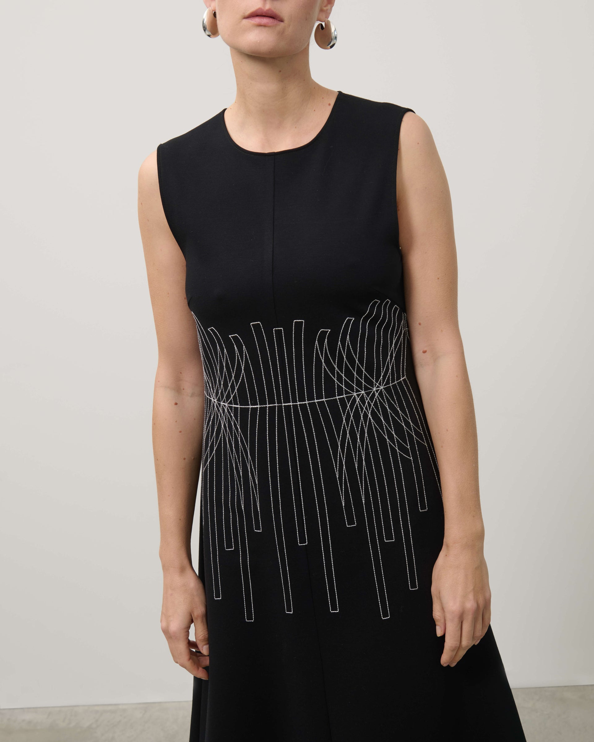 SLEEVELESS DRESS WITH EMBROIDERY