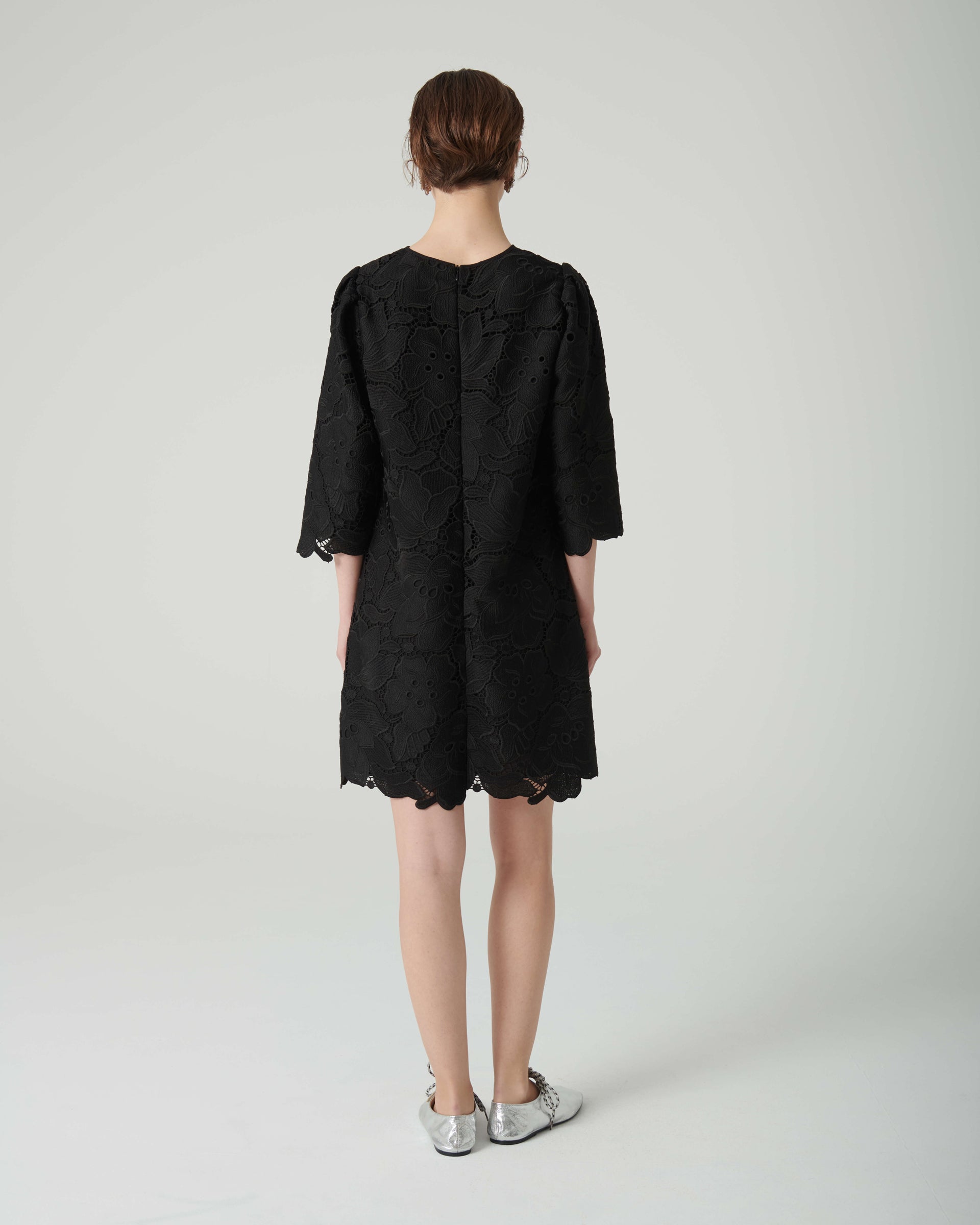 SHORT DRESS IN MACRAME LACE
