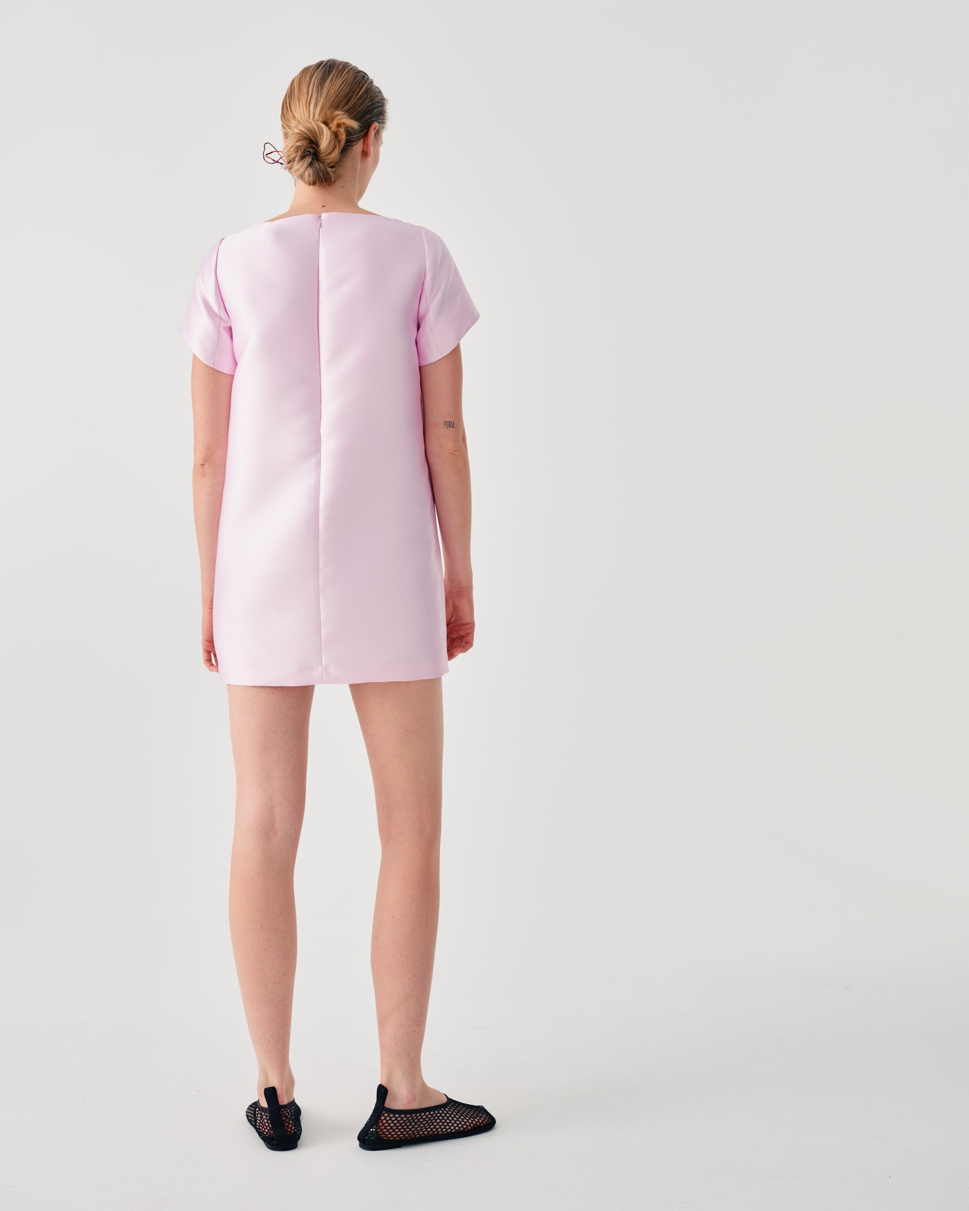 SHORT DUCHESSE DRESS WITH FLORAL EMBROIDERY