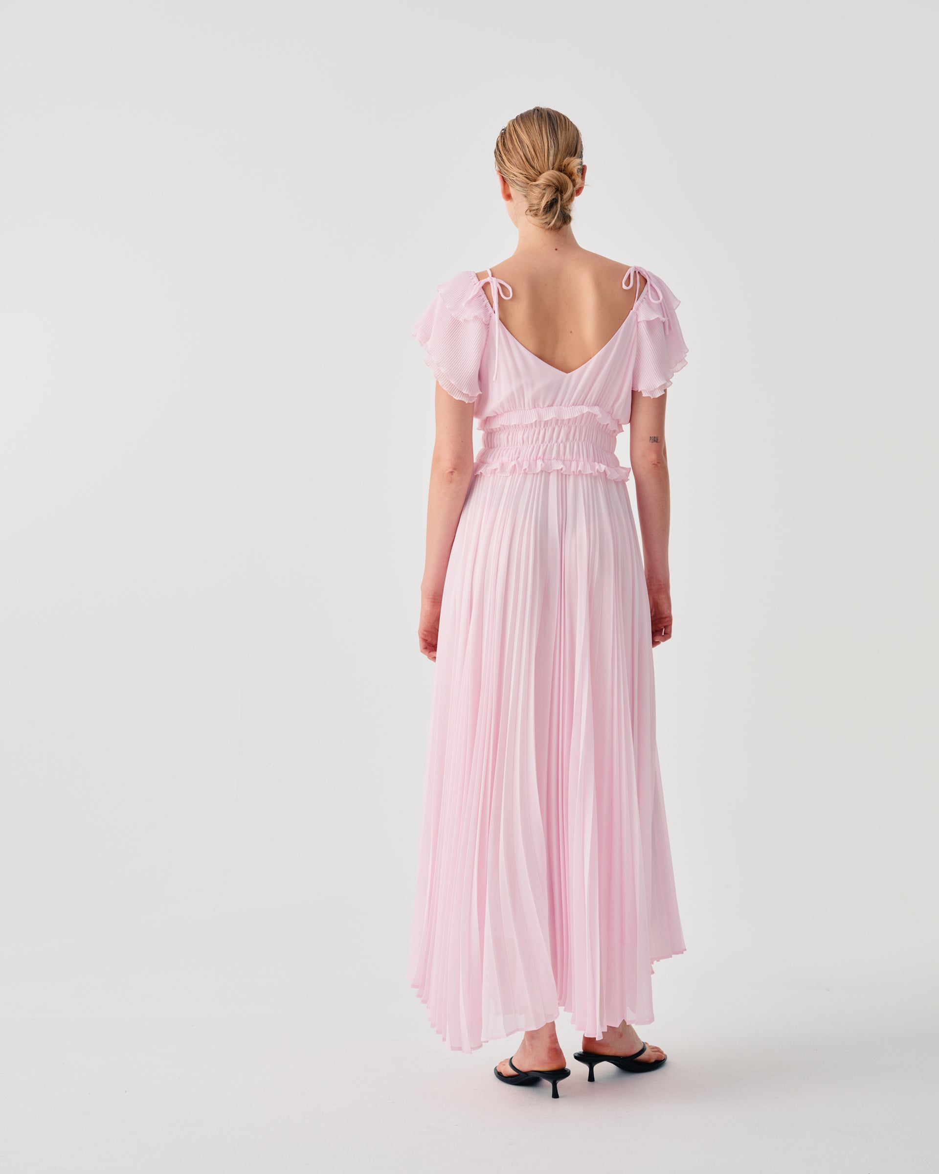 PLEATED LONG DRESS WITH RUFFLED SLEEVES
