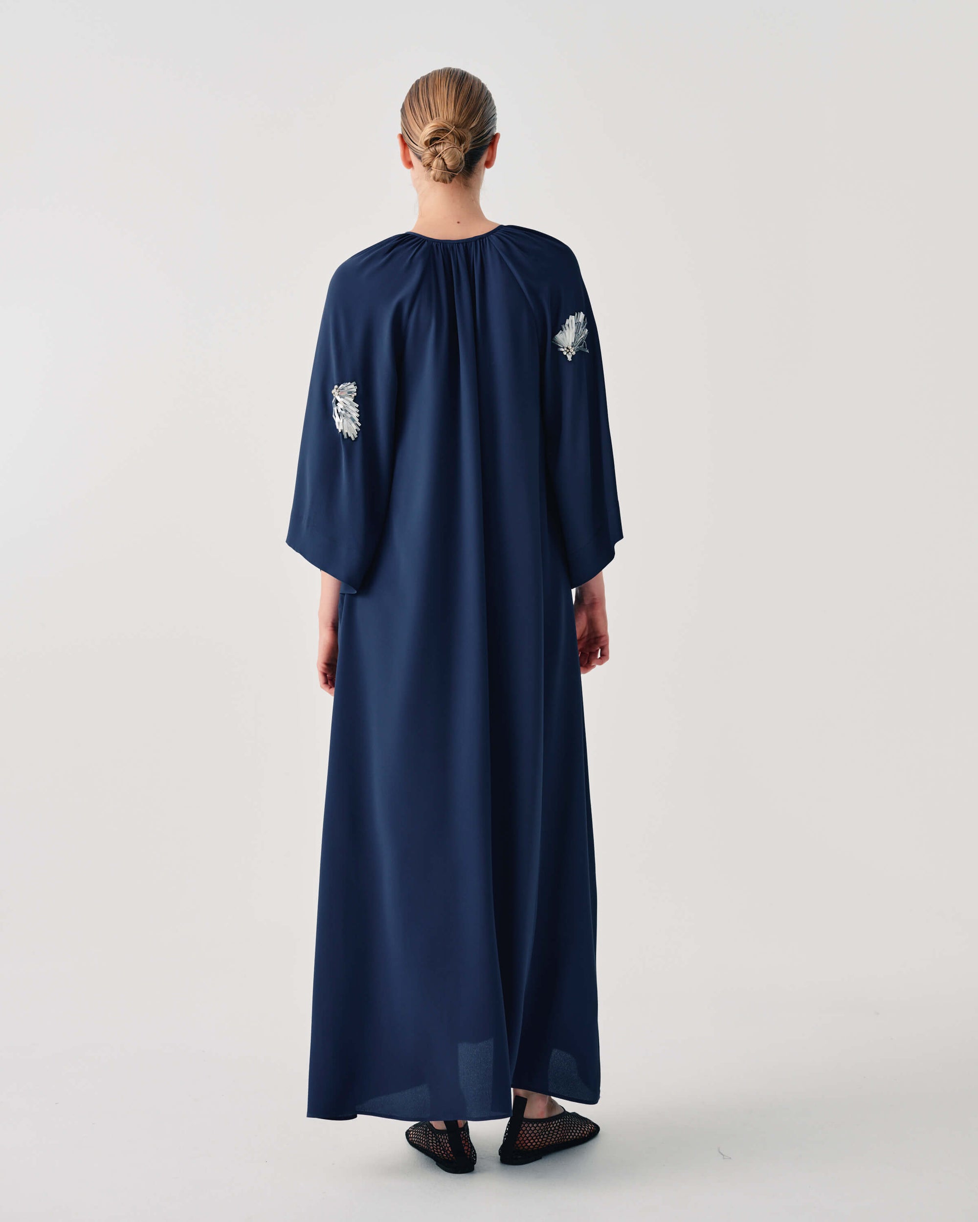 LONG DRESS WITH WIDE SLEEVES AND EMBROIDERY