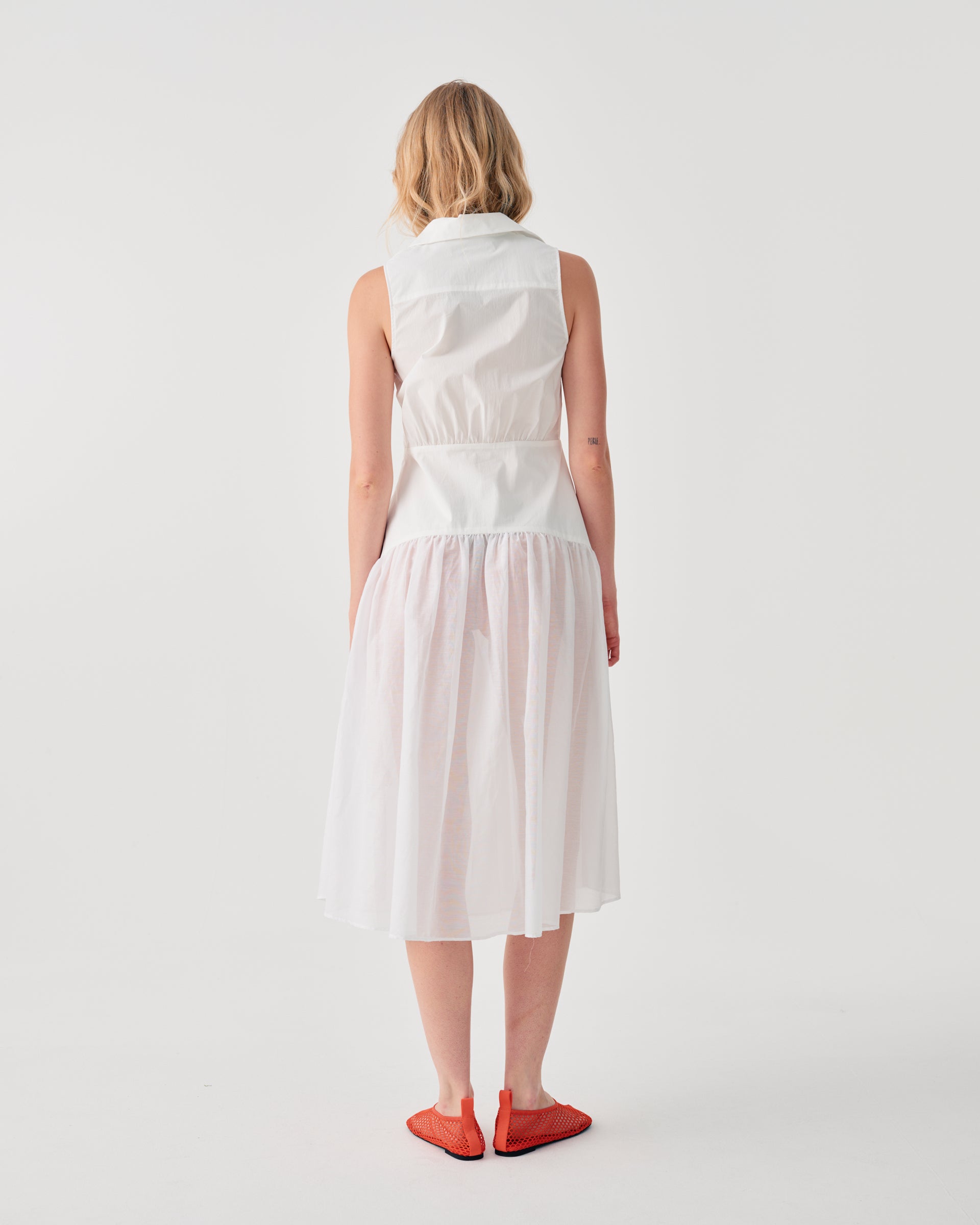 SLEEVELESS SHIRT DRESS WITH GATHERED SKIRT