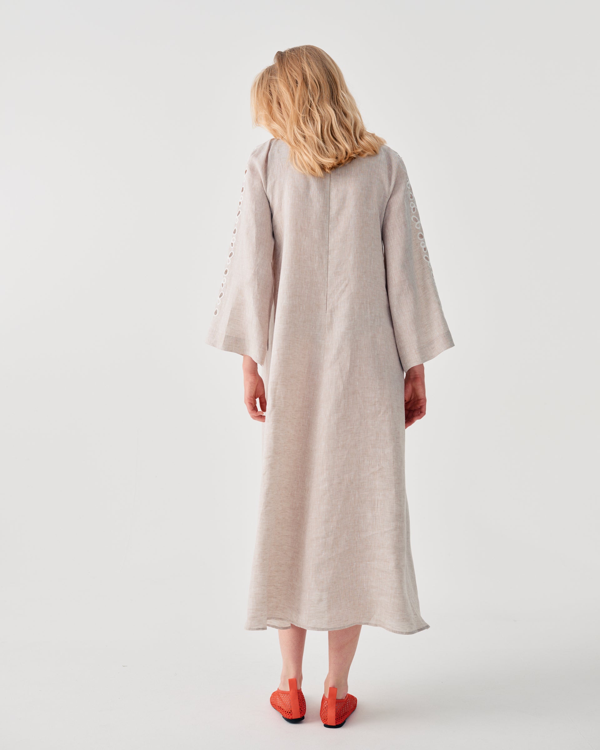 LONG DRESS WITH SIDE EMBROIDERY ON SLEEVES