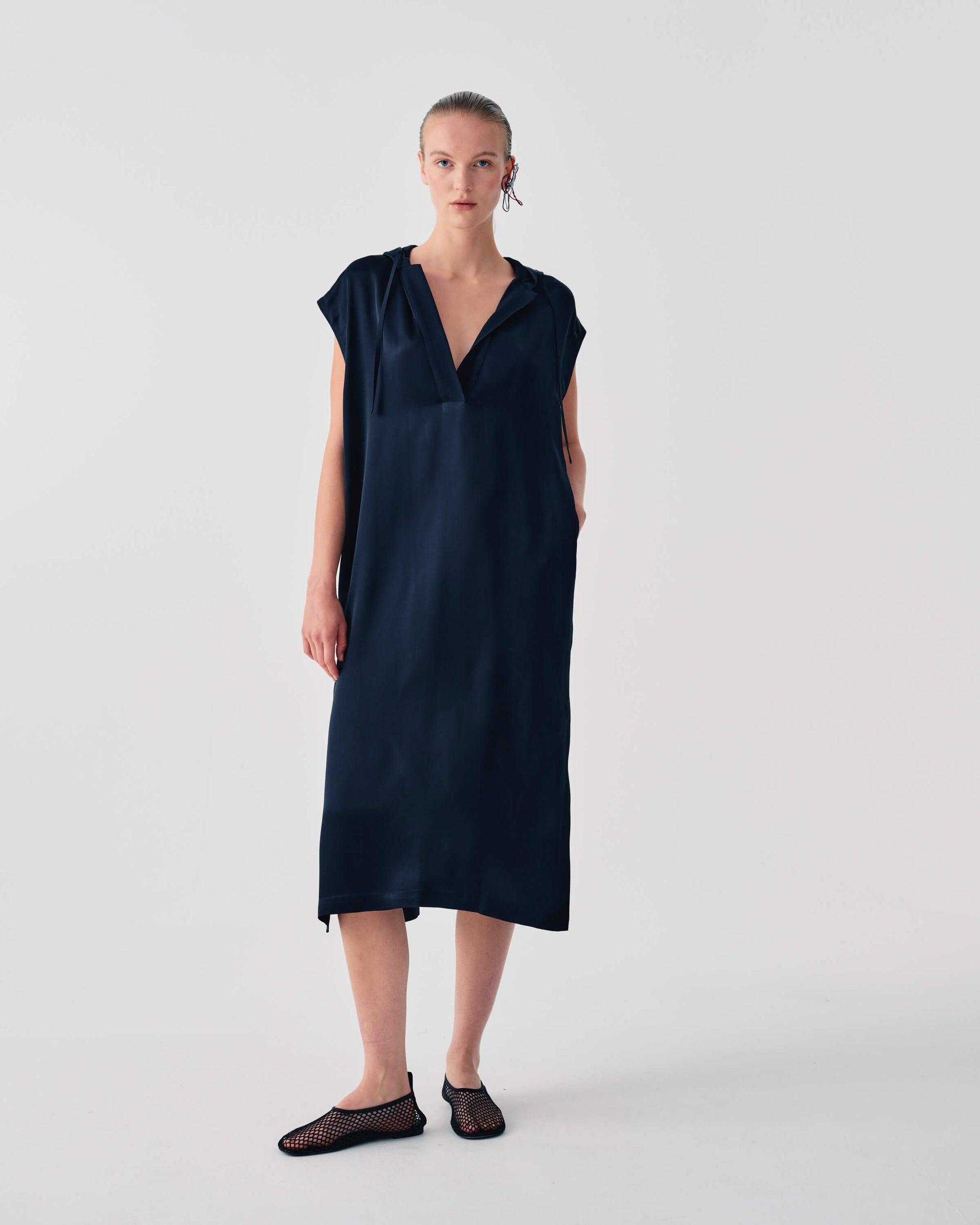 HOODED DRESS WITH V-NECKLINE