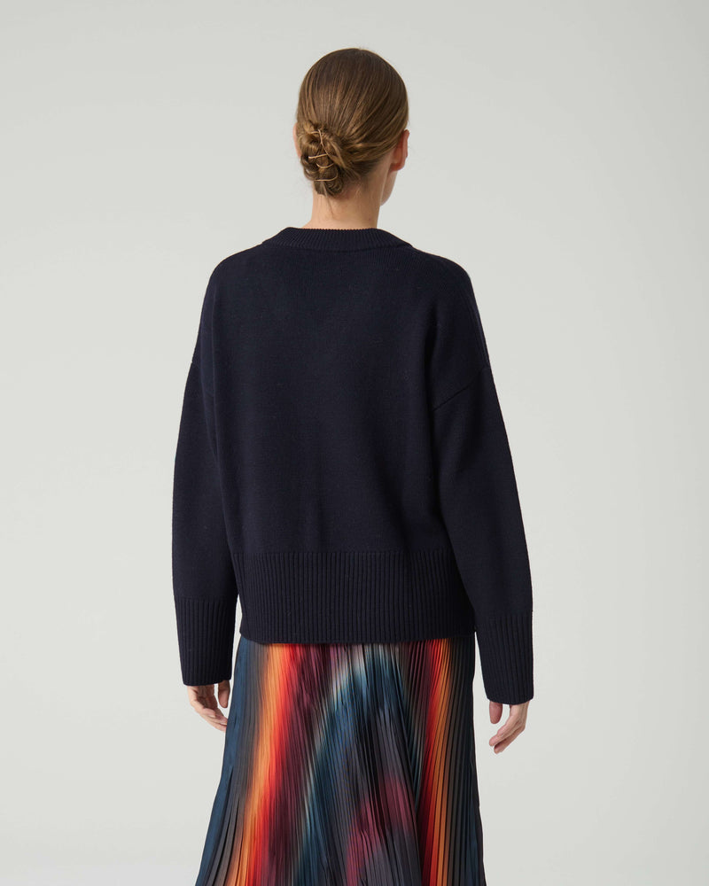 SWEATER WITH NEEDLE FLOWERS