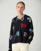 SWEATER WITH NEEDLE FLOWERS