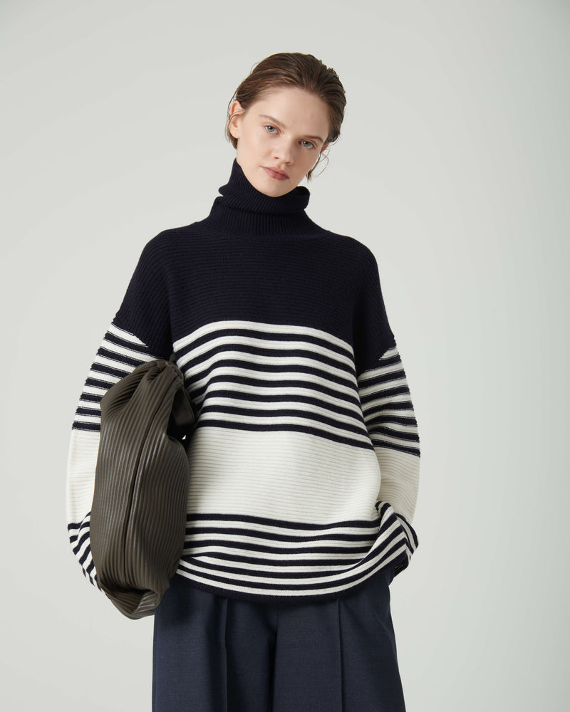 STRIPED TURTLENECK SWEATER