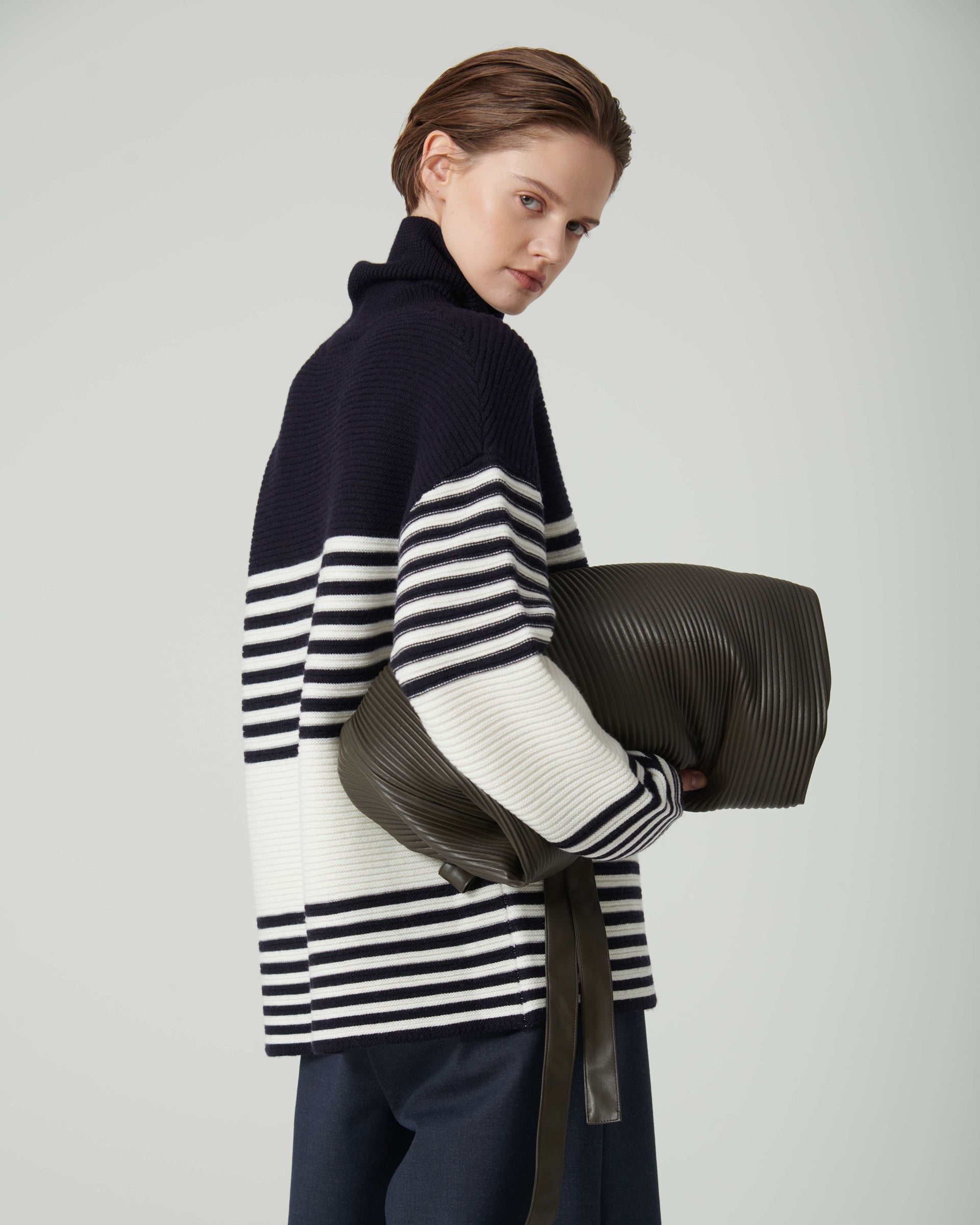 STRIPED TURTLENECK SWEATER