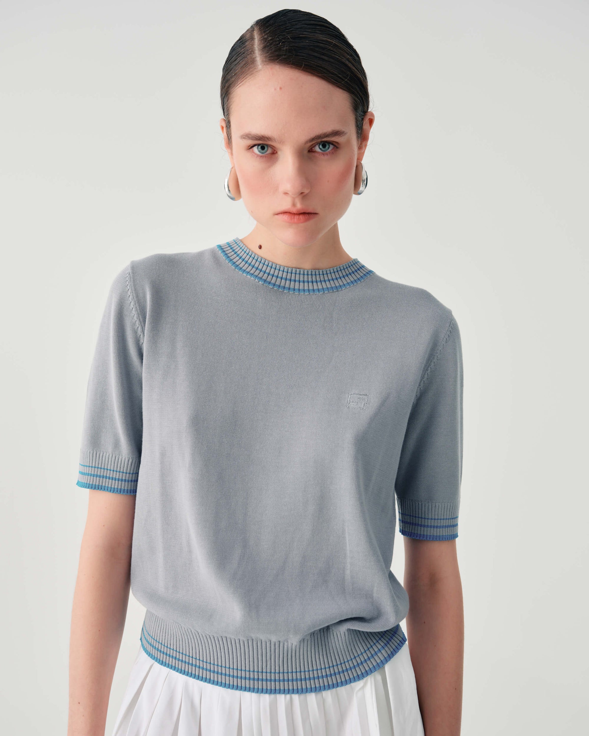 SHORT-SLEEVED KNIT WITH CONTRASTING STRIPES