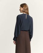 BLUSA BICOLORE CON TASCHINO RICAMATO SUL PETTO