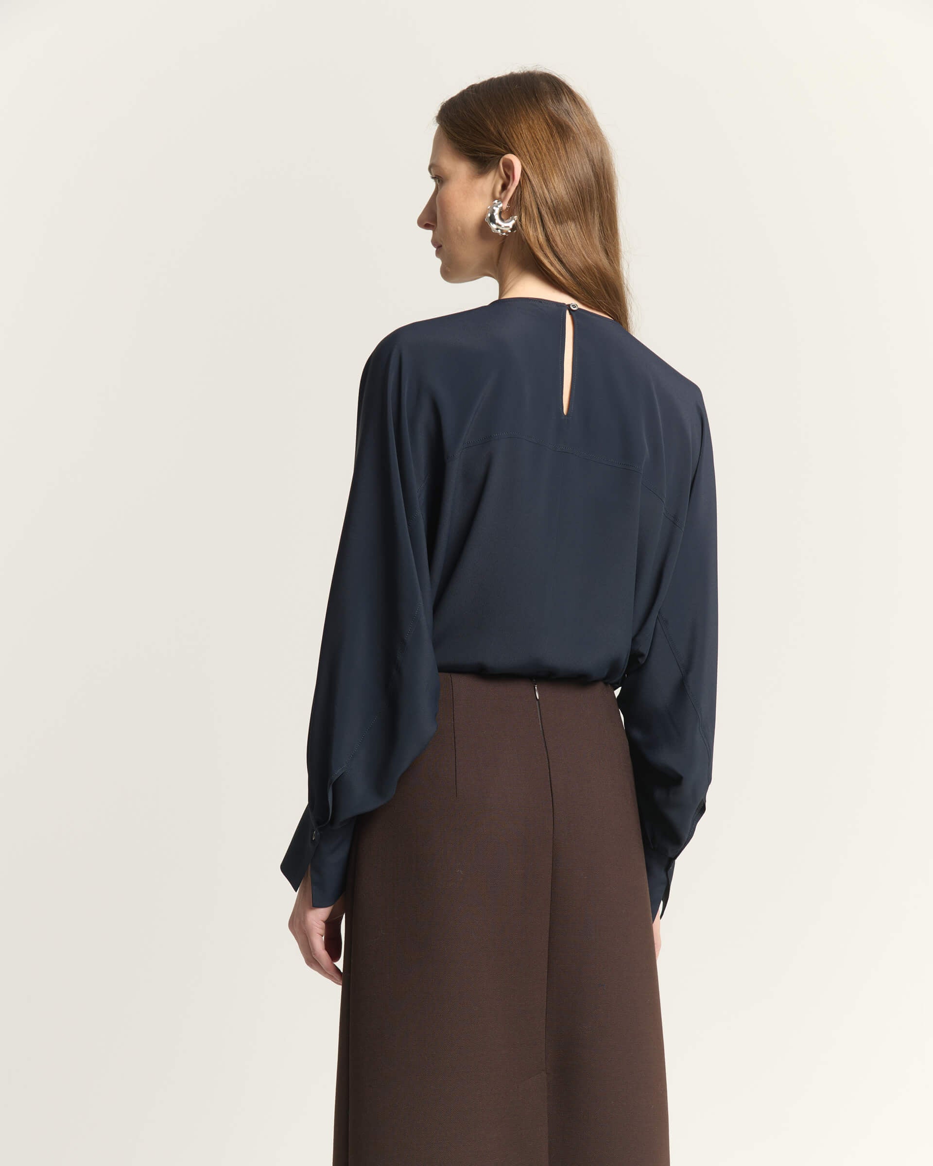 BLUSA BICOLORE CON TASCHINO RICAMATO SUL PETTO