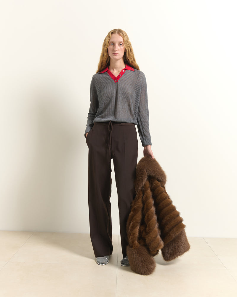 PANTALONI AMPI CON PINCES PROFONDE