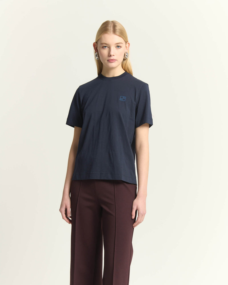 T-SHIRT CON RICAMO