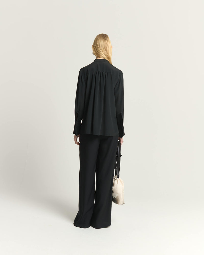 CAMICIA CON PETTORINA RICAMATA