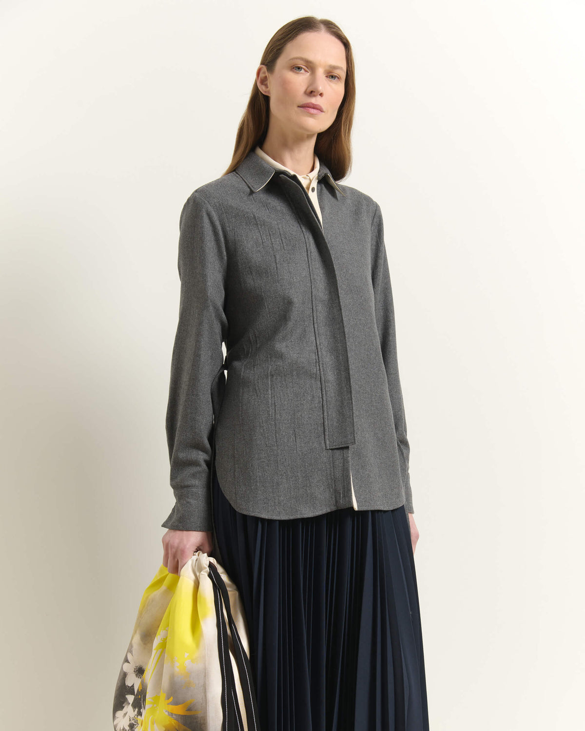 CAMICIA CON ABBOTTONATURA NASCOSTA