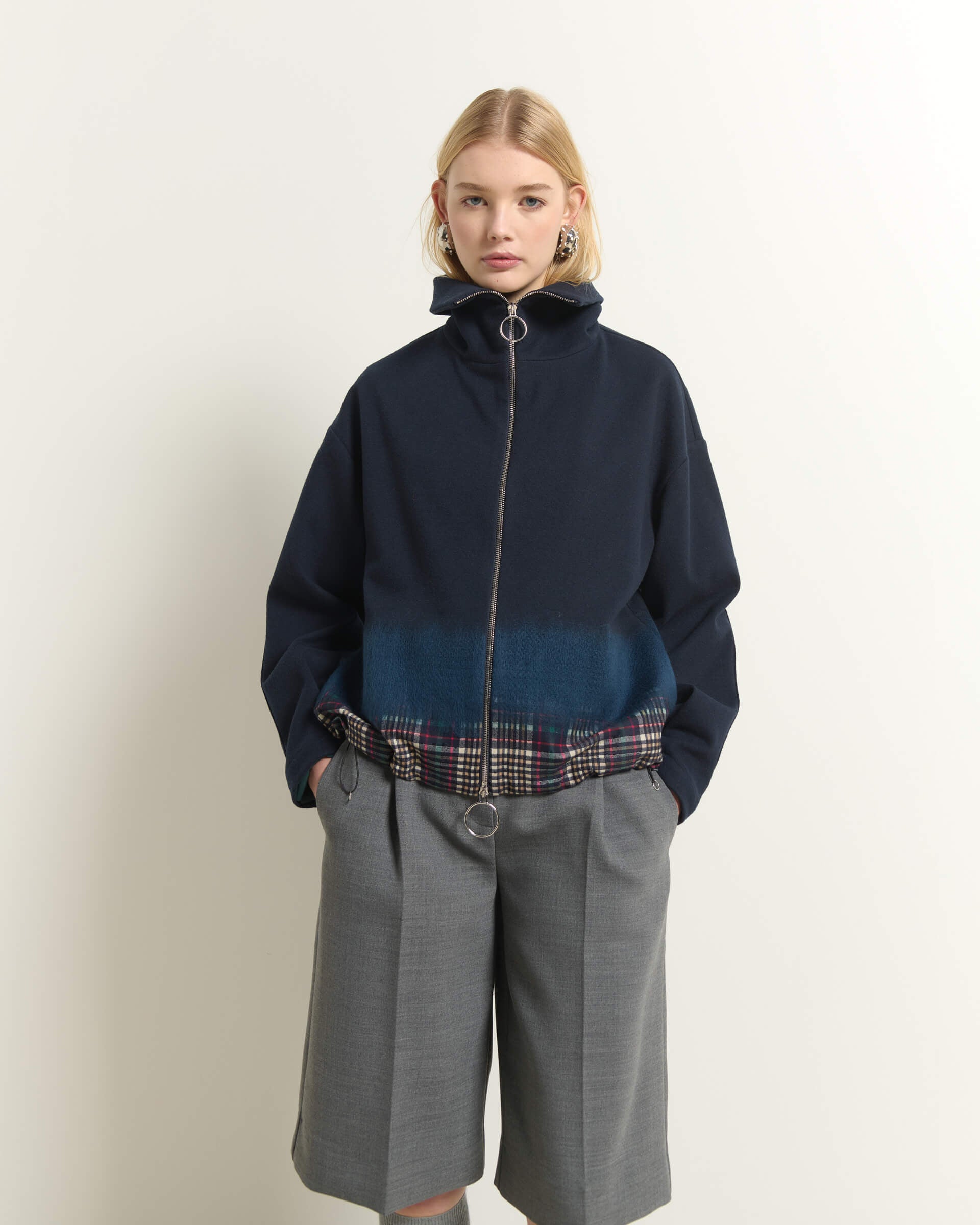 FELPA CON ZIP E DETTAGLIO TARTAN
