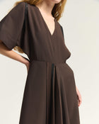 ABITO CON SCOLLO A V E DETTAGLI IN PIZZO